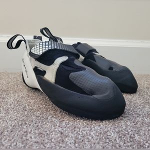 Evolv Zenist Climbing Shoes, Men's 8/ Women's 9